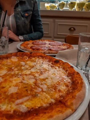 pizza in rome